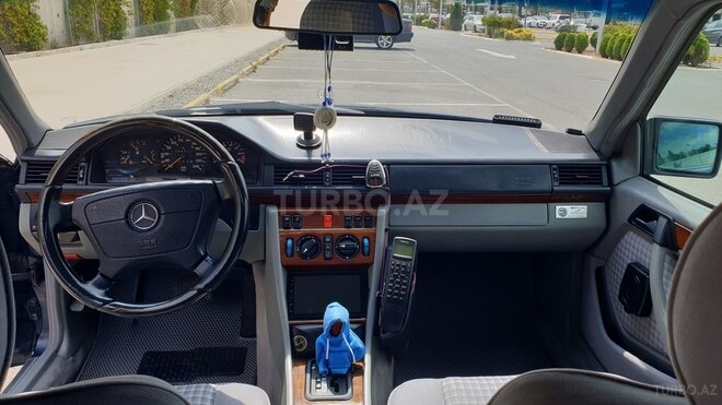 Mercedes E 220 1995, 306,572 km - 2.2 l - Bakı