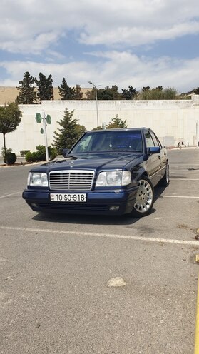 Mercedes E 220 1995, 306,572 km - 2.2 l - Bakı