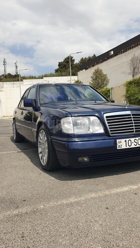 Mercedes E 220 1995, 306,572 km - 2.2 l - Bakı