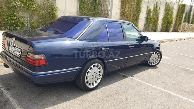 Mercedes E 220 1995, 306,572 km - 2.2 l - Bakı