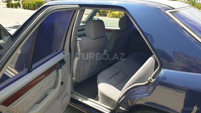 Mercedes E 220 1995, 306,572 km - 2.2 l - Bakı