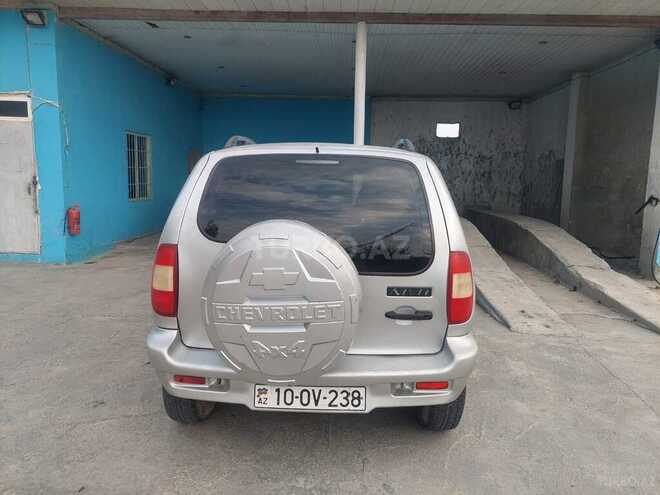 Chevrolet Niva 2003, 215,450 km - 1.7 l - Ucar