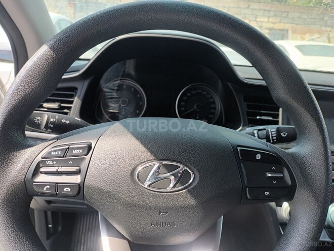 Hyundai Avante 2019, 82,000 km - 1.6 л - Bakı