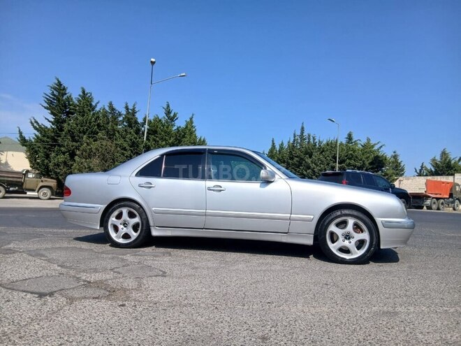 Mercedes E 270 2000, 330,000 km - 2.7 l - Bakı