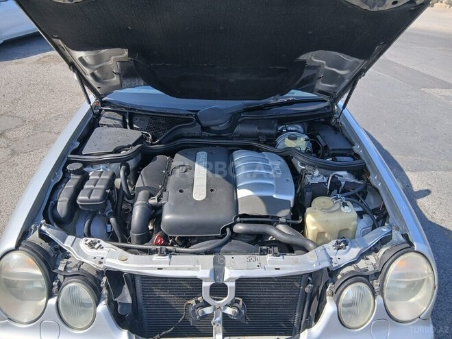 Mercedes E 270 2000, 330,000 km - 2.7 l - Bakı