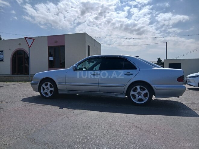 Mercedes E 270 2000, 330,000 km - 2.7 l - Bakı