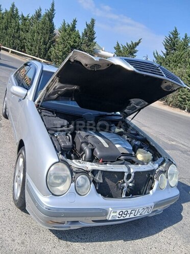 Mercedes E 270 2000, 330,000 km - 2.7 l - Bakı