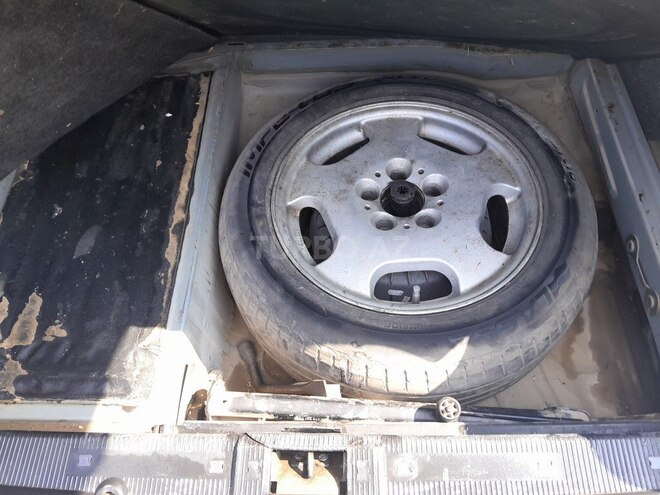 Mercedes E 300 1995, 450,000 km - 3.0 л - Qazax