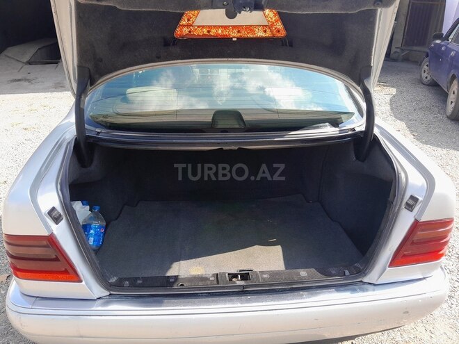 Mercedes E 300 1995, 450,000 km - 3.0 л - Qazax
