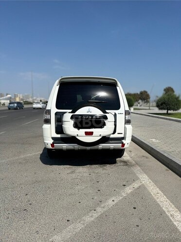 Mitsubishi Pajero 2012, 185,500 km - 3.8 l - Bakı