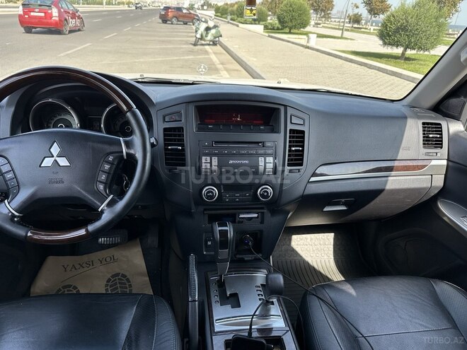 Mitsubishi Pajero 2012, 185,500 km - 3.8 l - Bakı