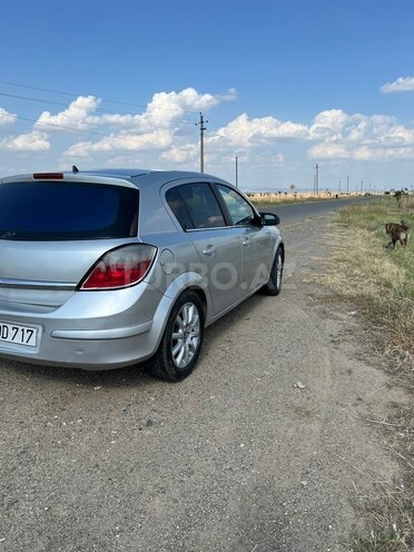 Opel Astra 2005, 286,000 km - 1.3 l - Qazax