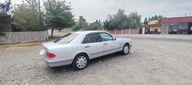 Mercedes E 230 1996, 364,231 km - 2.3 l - Ağstafa