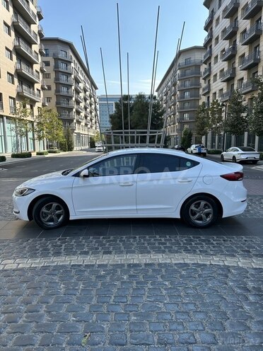 Hyundai Avante 2018, 128,000 km - 1.6 л - Bakı