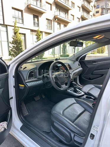 Hyundai Avante 2018, 128,000 km - 1.6 л - Bakı