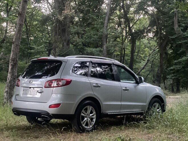 Hyundai Santa Fe 2011, 325,000 km - 2.0 l - Xaçmaz