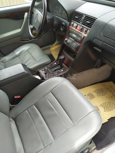 Mercedes C 220 1996, 229,453 km - 2.2 l - Mingəçevir
