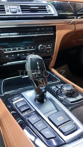 BMW 750 2013, 214,000 km - 4.4 l - Bakı