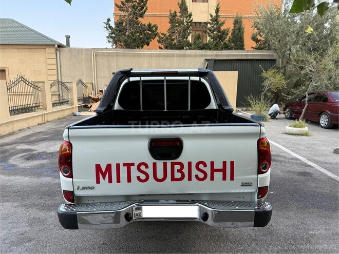 Mitsubishi L200 2014, 185,000 km - 2.5 l - Bakı