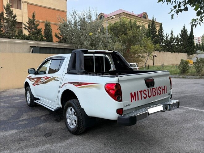 Mitsubishi L200 2014, 185,000 km - 2.5 l - Bakı