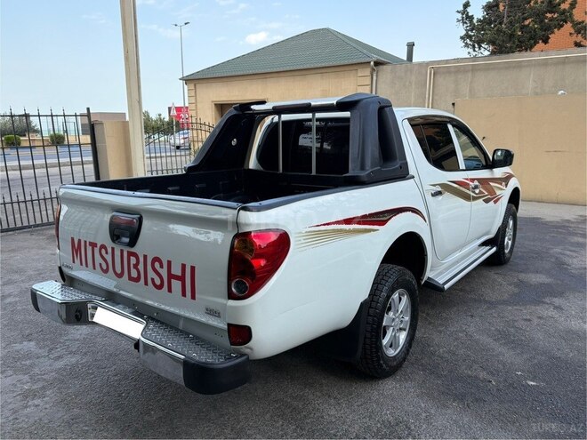 Mitsubishi L200 2014, 185,000 km - 2.5 l - Bakı