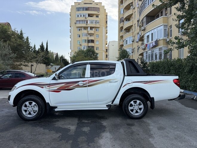 Mitsubishi L200 2014, 185,000 km - 2.5 l - Bakı