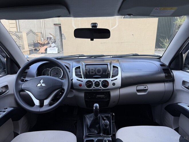 Mitsubishi L200 2014, 185,000 km - 2.5 l - Bakı