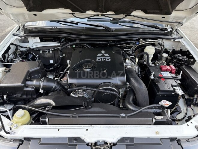 Mitsubishi L200 2014, 185,000 km - 2.5 l - Bakı