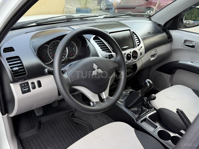 Mitsubishi L200 2014, 185,000 km - 2.5 l - Bakı
