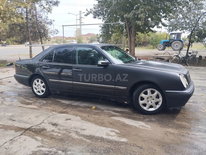 Mercedes E 240 1999, 437,000 km - 2.4 l - Yevlax