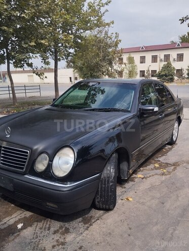 Mercedes E 240 1999, 437,000 km - 2.4 l - Yevlax