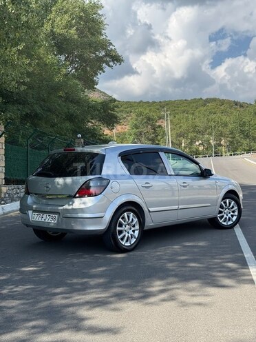 Opel Astra 2008, 240,000 km - 1.4 l - Şəki