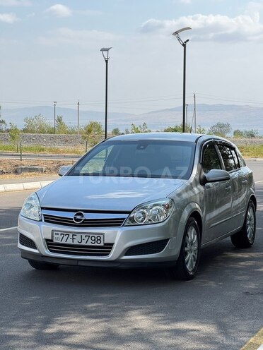 Opel Astra 2008, 240,000 km - 1.4 l - Şəki