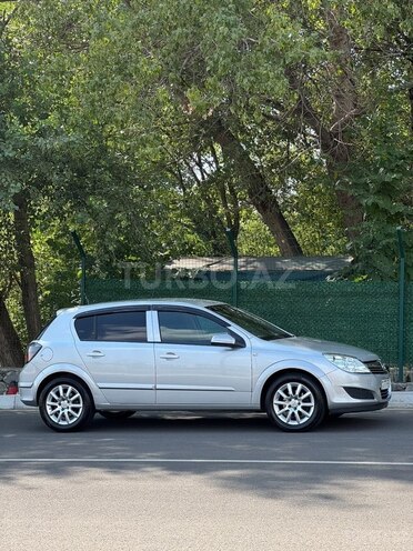 Opel Astra 2008, 240,000 km - 1.4 l - Şəki