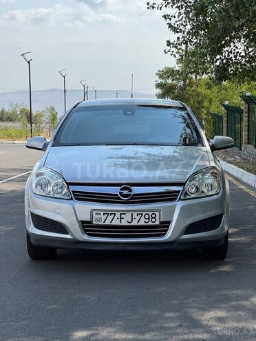 Opel Astra 2008, 240,000 km - 1.4 l - Şəki