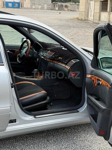 Mercedes E 240 2002, 296,356 km - 2.6 l - Bakı