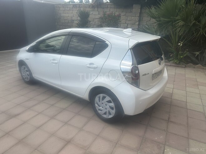 Toyota Aqua 2015, 136,000 km - 1.5 l - Bakı