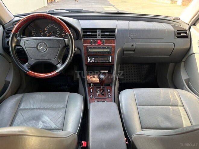 Mercedes C 200 1999, 230,000 km - 2.0 l - Bakı