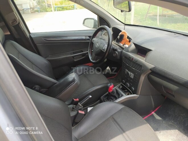 Opel Astra 2005, 320,000 km - 1.7 l - Salyan