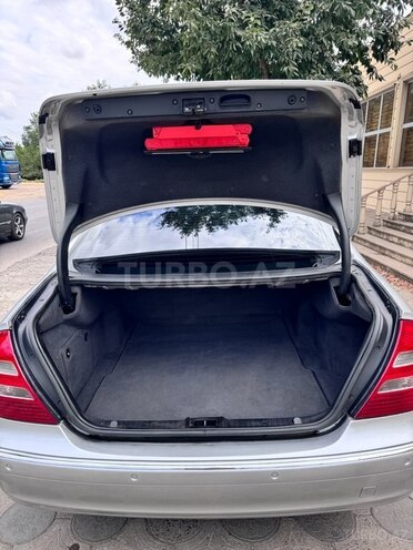 Mercedes E 240 2002, 322,428 km - 2.6 l - Masallı