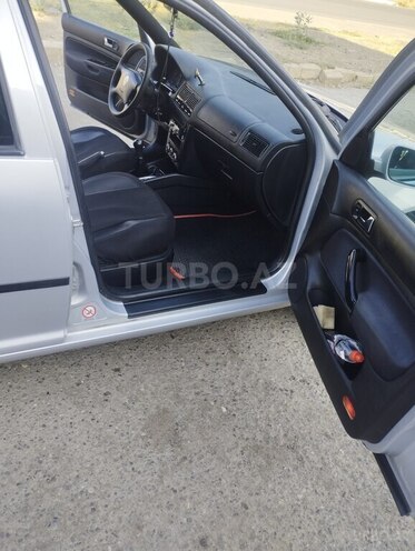 Volkswagen Golf 1998, 403,378 km - 1.6 l - Yevlax