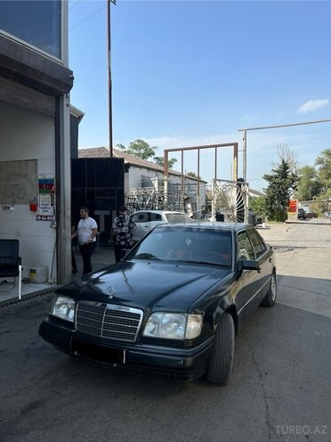 Mercedes E 200 1993, 450,000 km - 2.0 l - Bakı