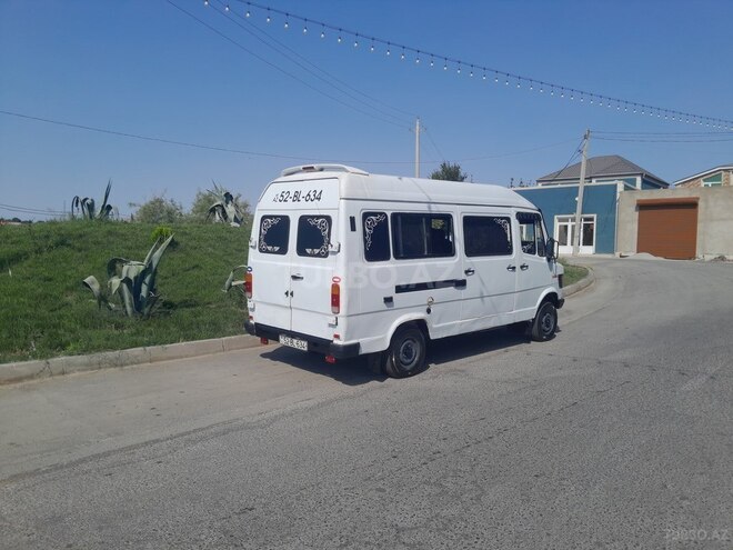 Mercedes 208 D 1994, 200,000 km - 2.5 l - Salyan