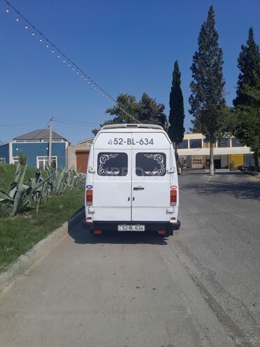 Mercedes 208 D 1994, 200,000 km - 2.5 l - Salyan