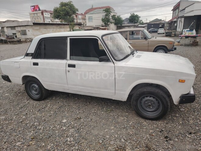 LADA (VAZ) 2107 2004, 80,000 km - 1.6 l - Quba