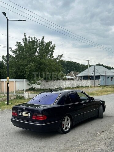 Mercedes E 220 2000, 500,000 km - 2.2 l - Ağdaş