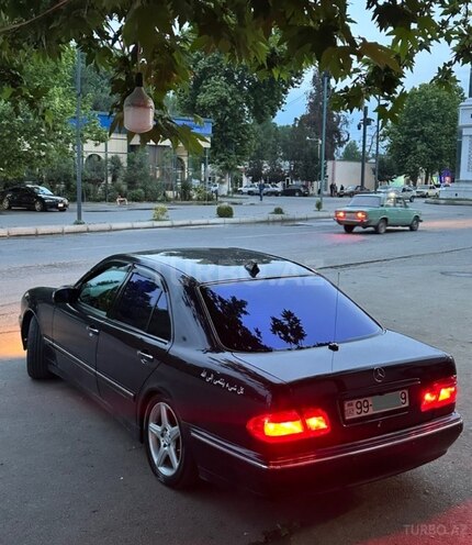Mercedes E 220 2000, 500,000 km - 2.2 l - Ağdaş