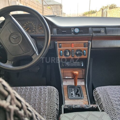 Mercedes E 300 1992, 426,586 km - 3.0 l - Bakı