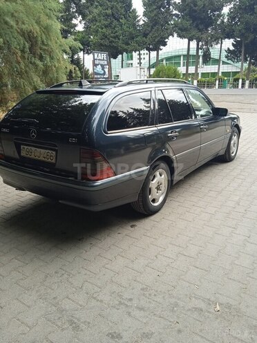 Mercedes E 220 1999, 733,390 km - 2.2 l - Masallı