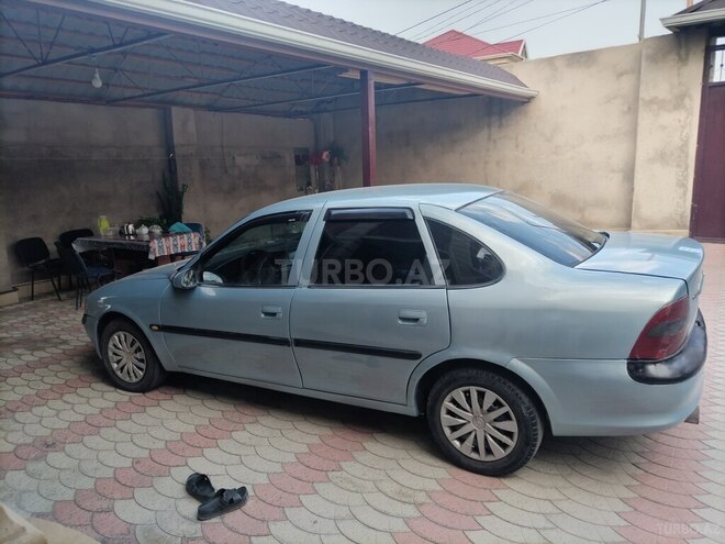 Opel Vectra 1996, 100,000 km - 1.6 l - Sumqayıt